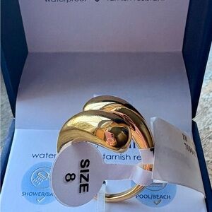 Elegant Gold-Tone Women's Ring